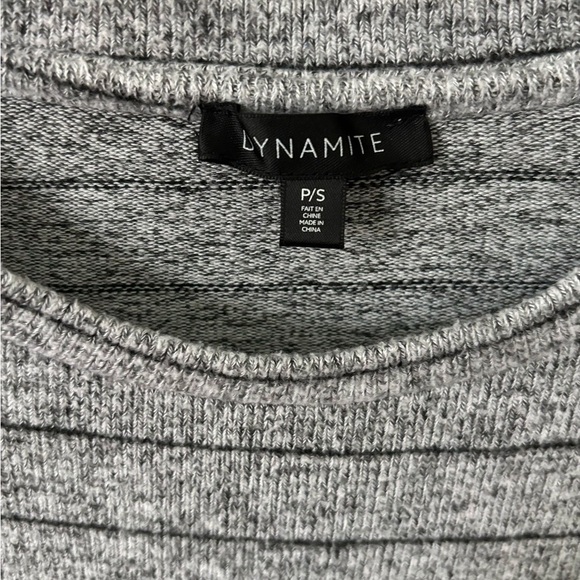 Size Small Dynamite top in grey super soft material - PTP is 15 - Picture 4 of 4